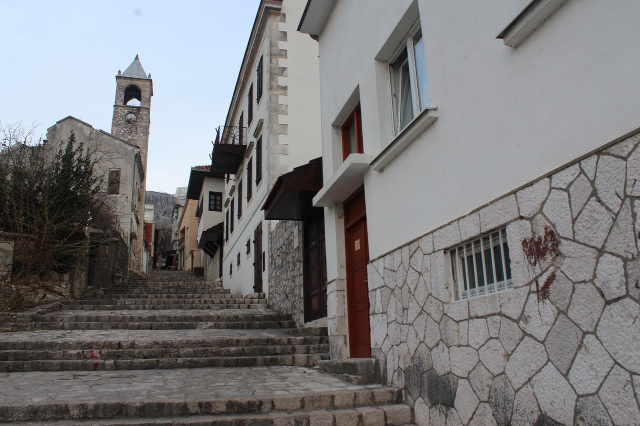 Hyr ett rum i hjärtat av Mostar i Bosnien och Hercegovina